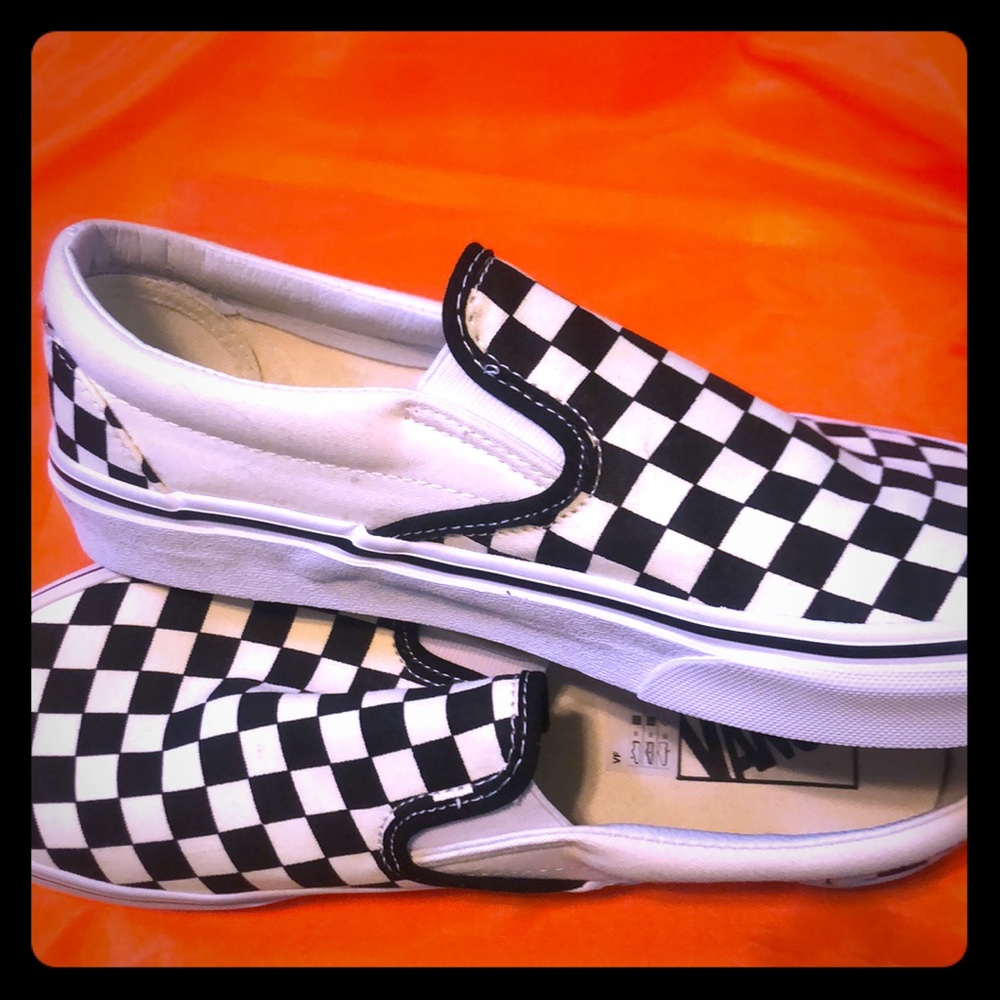 CHECKERED VANS